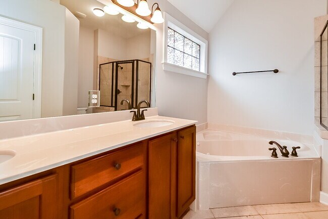 Building Photo - 7393 Brentridge Dr