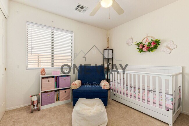 Building Photo - 543 S Wildrose