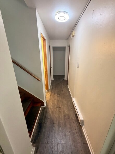 Building Photo - 228 Trask St