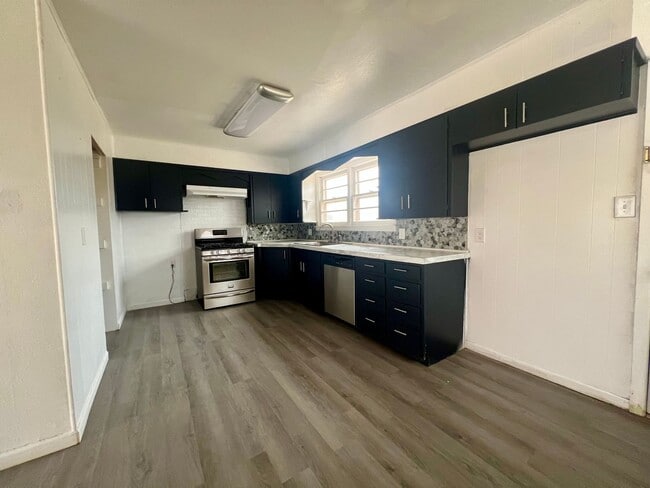 Building Photo - Charming 3 Bedroom Home in Brownfield!