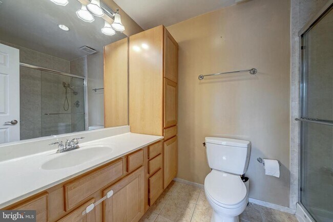 Building Photo - 5465 Cheshire Meadows Way