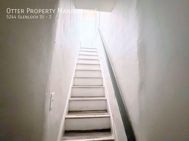 Building Photo - 5244 Glenloch St