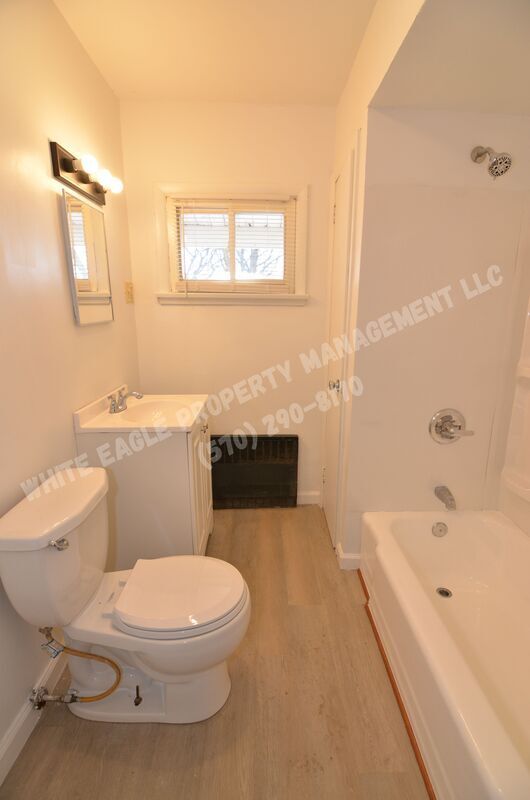 Building Photo - 1508 E Gibson St