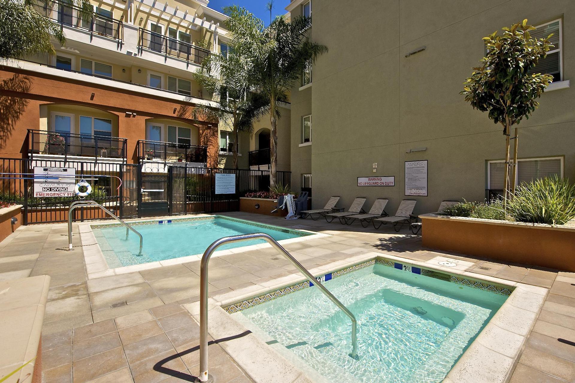 Building Photo - 3650 5th Ave