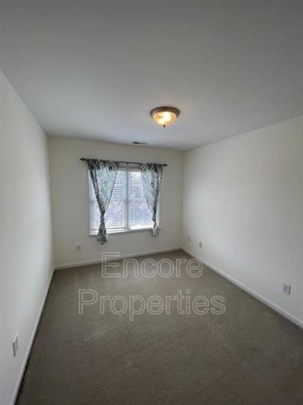 Building Photo - 10021 David Stone Dr