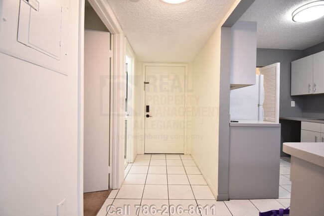 Building Photo - Prime Rental: Spacious 2-Bed, 2-Bath In Carmel Lakes Gated Community