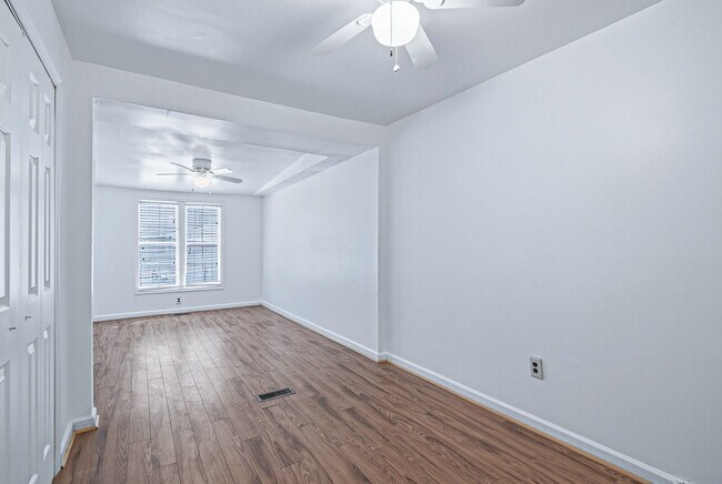 Building Photo - 480 Richneck Rd