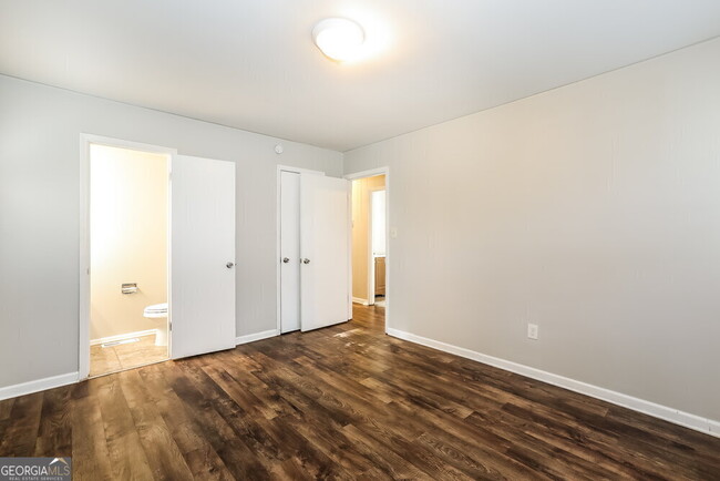 Building Photo - 3024 Kingston Ct