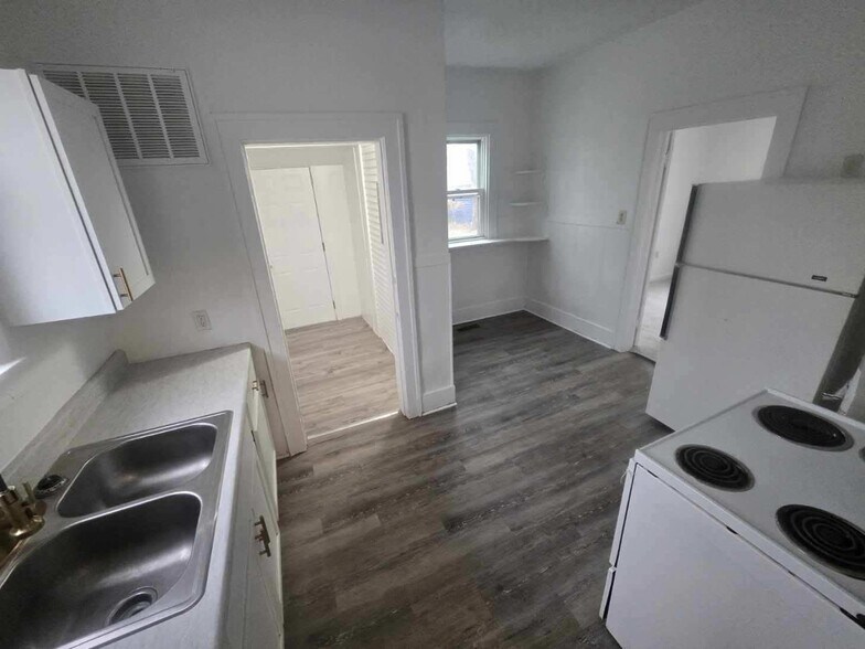 Building Photo - 1527 S Lulu Ave