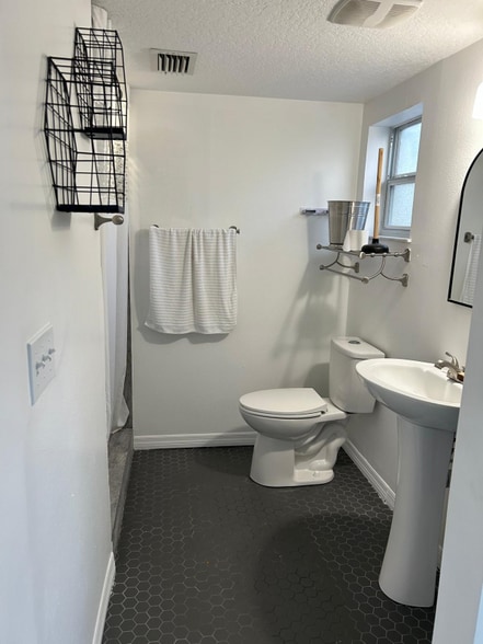 Primary Photo - 1709 Furey Dr