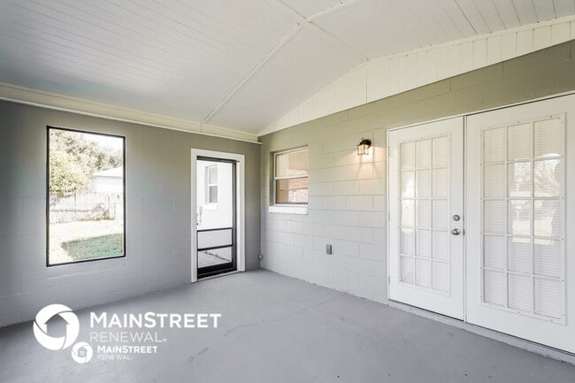 Building Photo - 4 Berry Dr