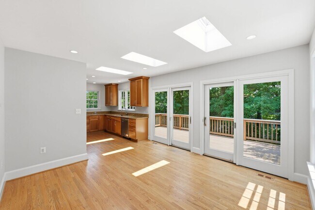 Building Photo - Chevy Chase Home | 4 Bed | 3.5 Bath | 2,500 Sf | Driveway Parking | Large Fenced-In Backyard w/ Deck