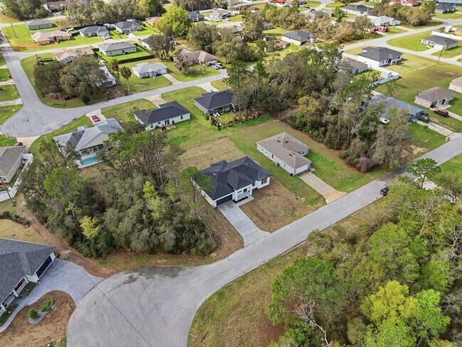 Building Photo - 13975 SW 27 Ct Rd