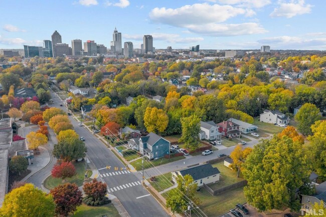 Building Photo - Gorgeous 3 Bedroom home in Downtown Raleig...