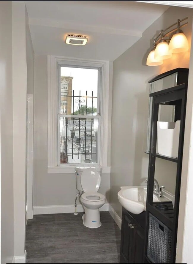 Building Photo - 3112 N Calvert St