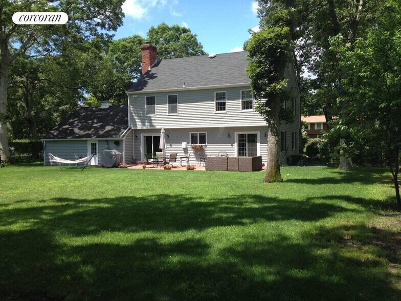 Primary Photo - 11 Oak Ln