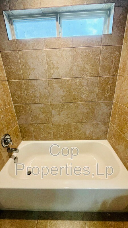 Building Photo - 7102 Micayla Cv