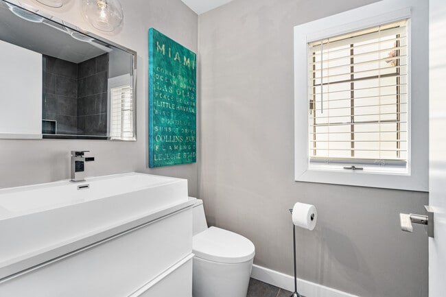 Building Photo - 2938 Sea Oats Cir