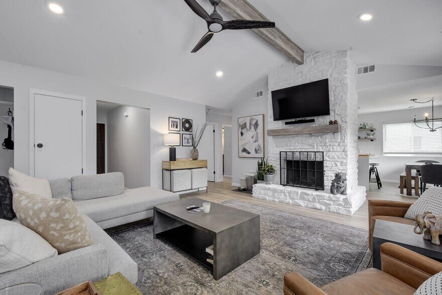 Building Photo - 2403 Stone River Dr