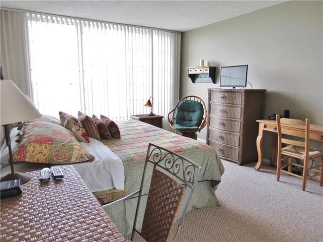 Building Photo - 2661 S Course Dr