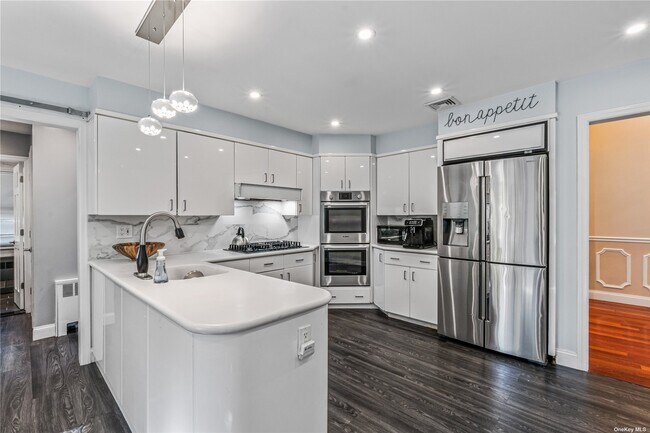 Building Photo - 11 Melby Ln