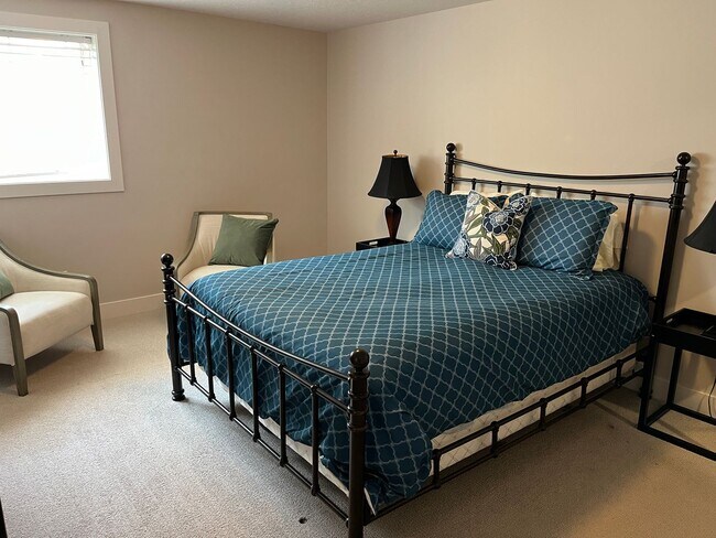 Building Photo - Rochester's Finest Guest Home