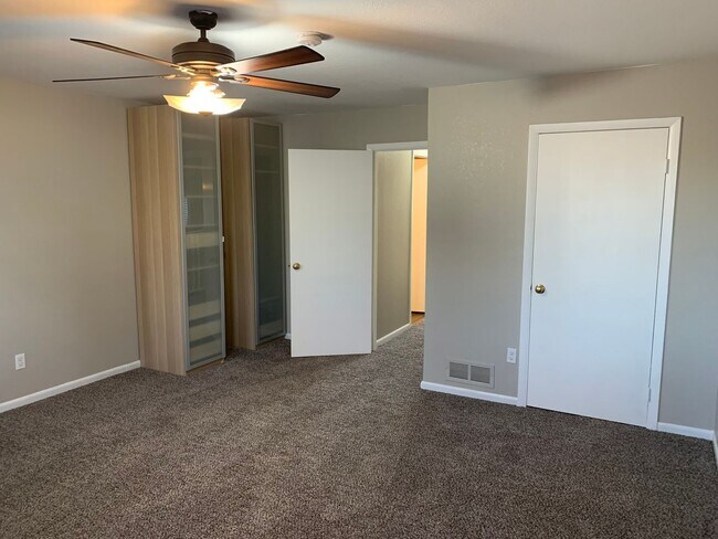 Building Photo - Stunning 4 Bed / 2 Bath Home in the Heart ...