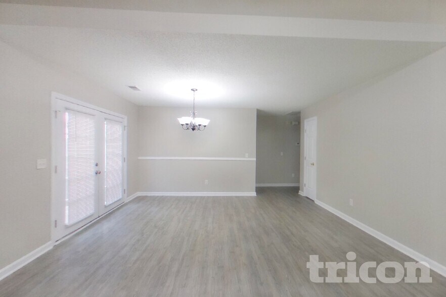 Building Photo - 1310 May Oak Cir