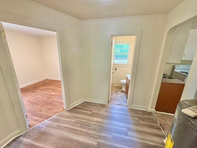 Building Photo - Statesville West - 2BR/1BA