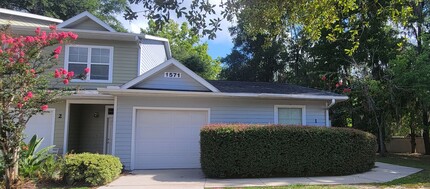 Building Photo - Charming 2/2 with a 1 car garage in Eagle Trace