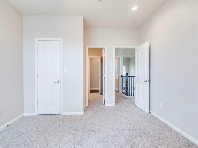 Building Photo - 1301 Horseback Hollow