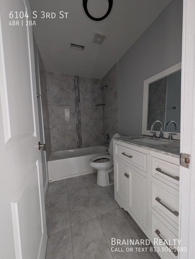 Building Photo - 6104 S 3rd St