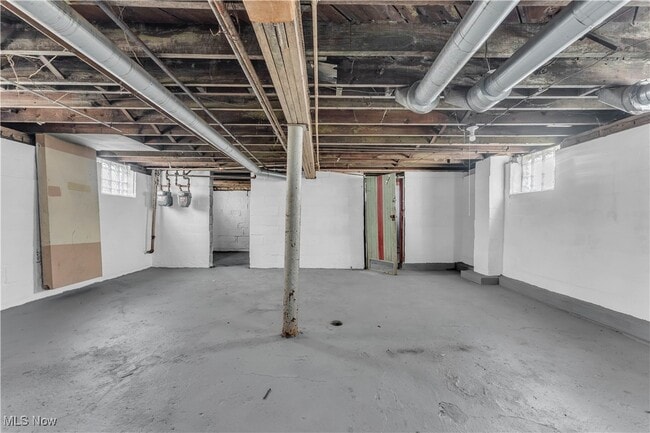 Building Photo - 11913 Buckingham Ave