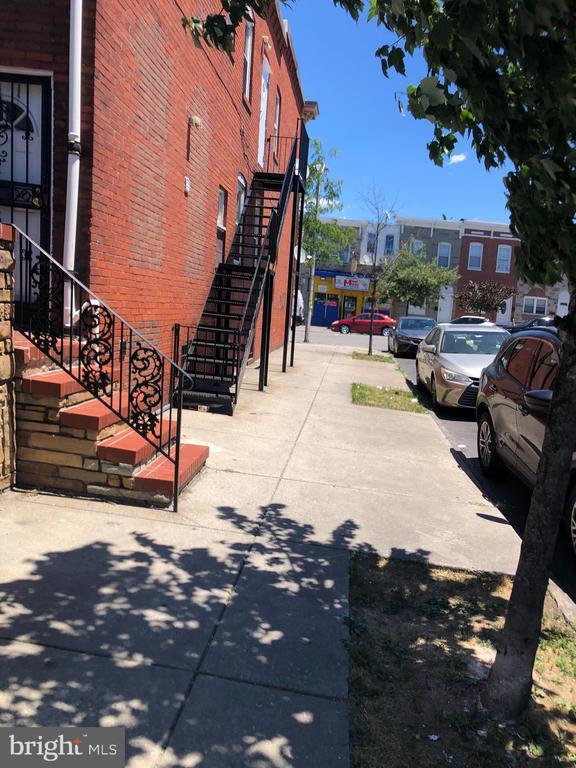 Building Photo - 8 S Highland Ave