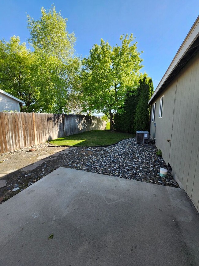 Building Photo - 9704 Welsh Dr