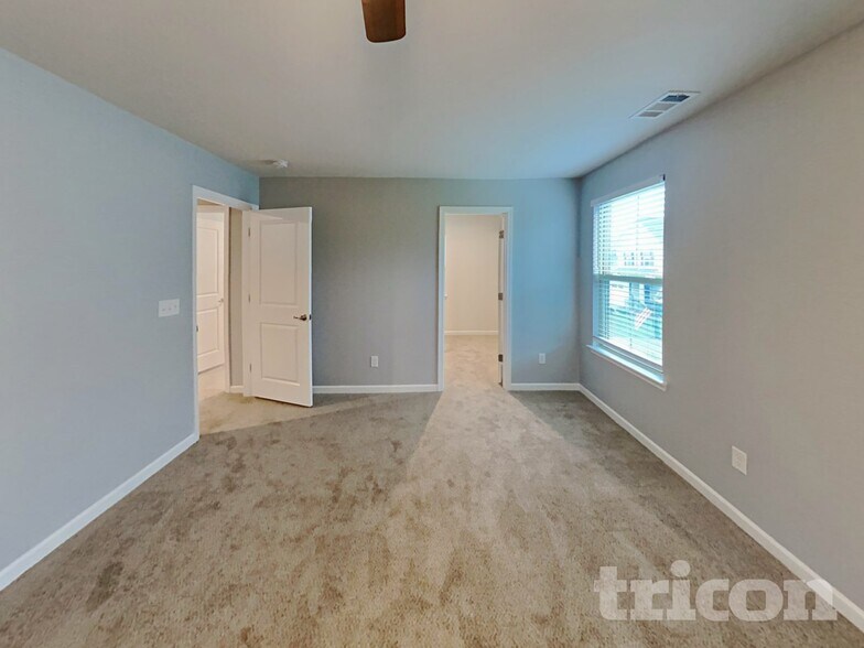 Building Photo - 306 Heroit Ct