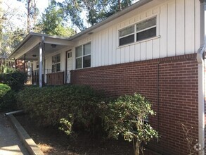 Building Photo - 1857 Ivy Ln