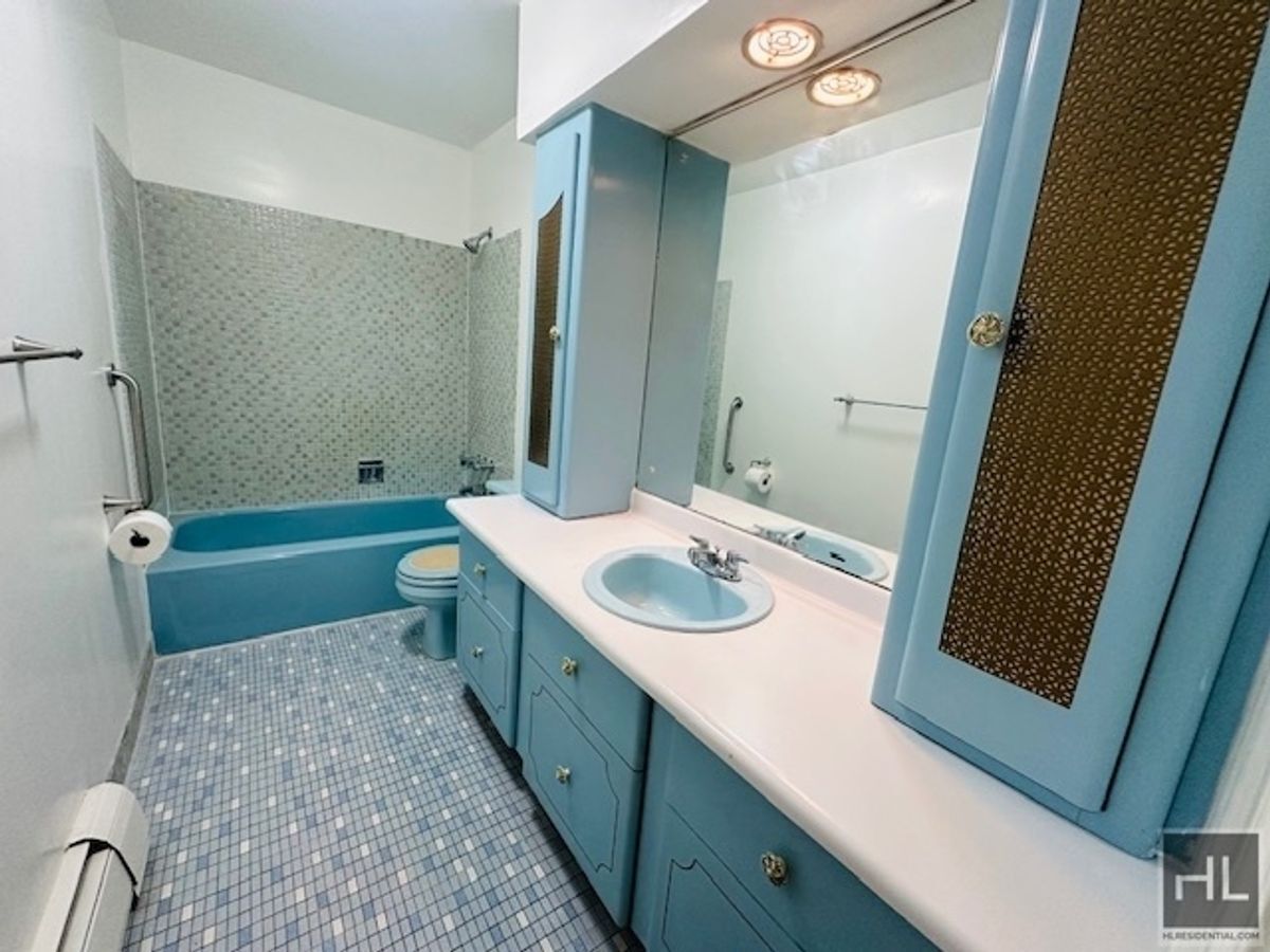 Building Photo - South Canarsie 4 Bed/2.5 Bath Beautiful Ho...