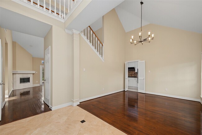 Building Photo - 14135 Swallowfield Dr