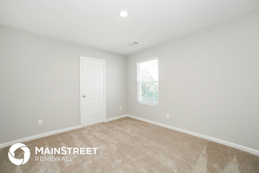 Building Photo - 523 Firethorn Ct