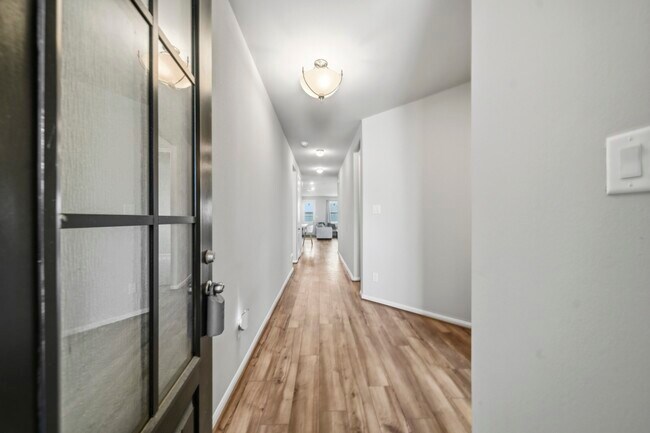 Building Photo - 2420 Solaris Bnd Dr