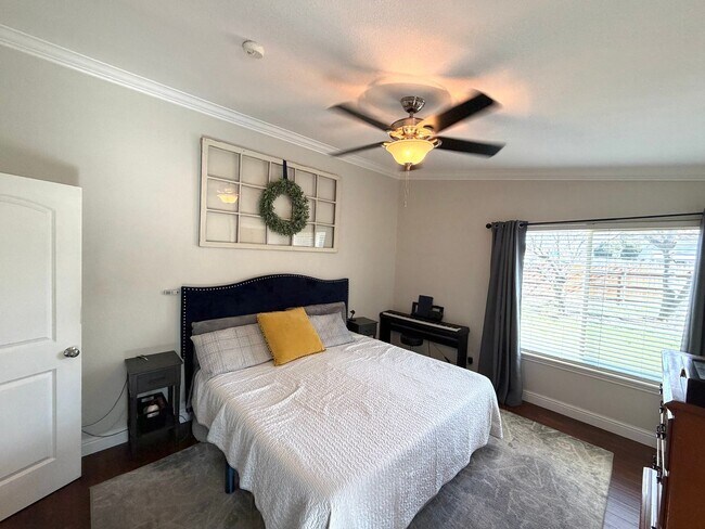 Building Photo - 9756 Greensboro Cir