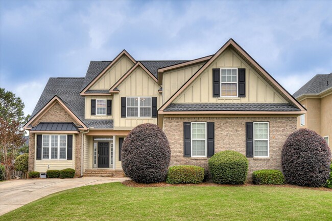 Primary Photo - 5 Bed/3 Bath home with Primary Bedroom & a...