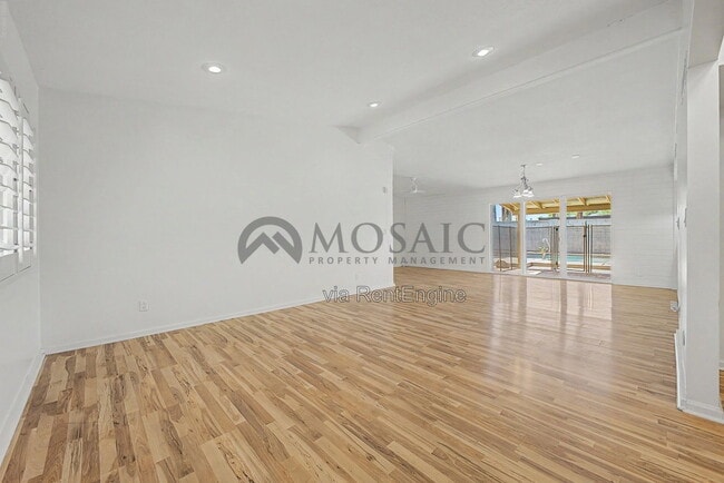 Building Photo - 3333 E Medlock Dr