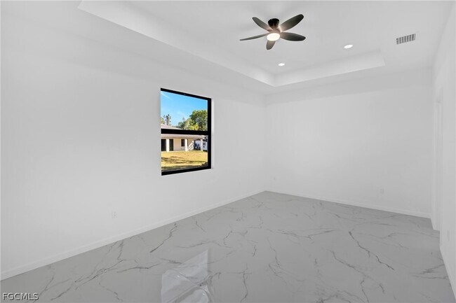 Building Photo - 5231 6th St W