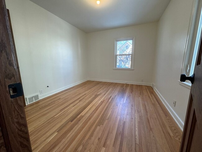 Building Photo - Single Family Home - GREAT Location - High End Finishes