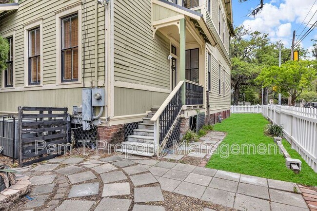 Building Photo - 201 W 37th St