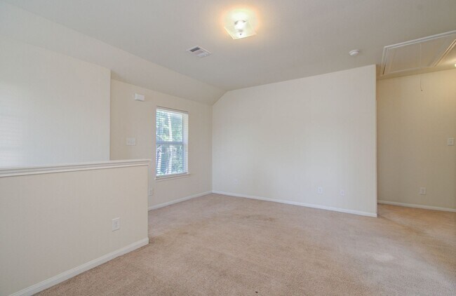 Building Photo - Open Layout & Large Backyard in Houston’s Evergreen Villas – 3 Beds, 2½ Baths