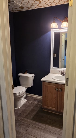 Building Photo - 721 Waterglen Dr