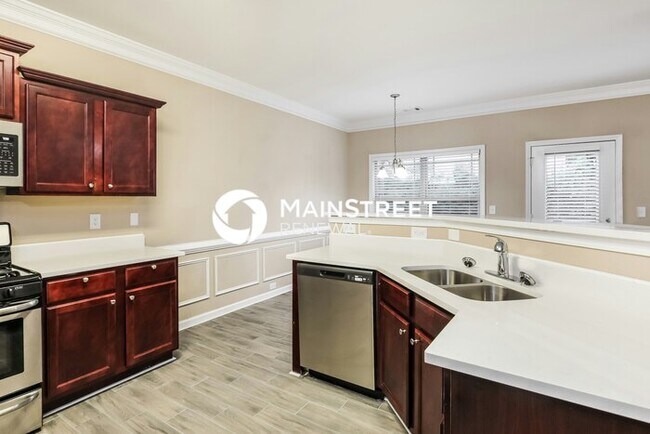 Building Photo - 4 Bedroom Pet-Friendly Home in Atlanta, GA with Main Street Renewal